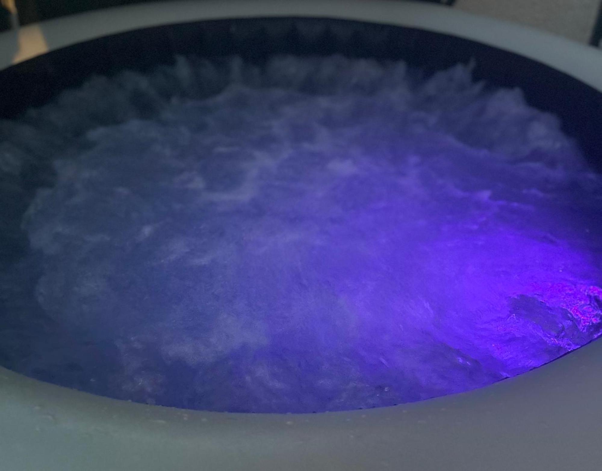 Jacuzzi A L'abri Des Vents *