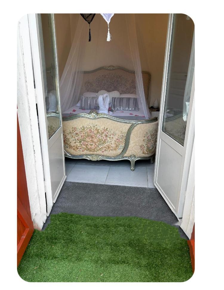 Ferienhaus Jacuzzi A L'abri Des Vents *