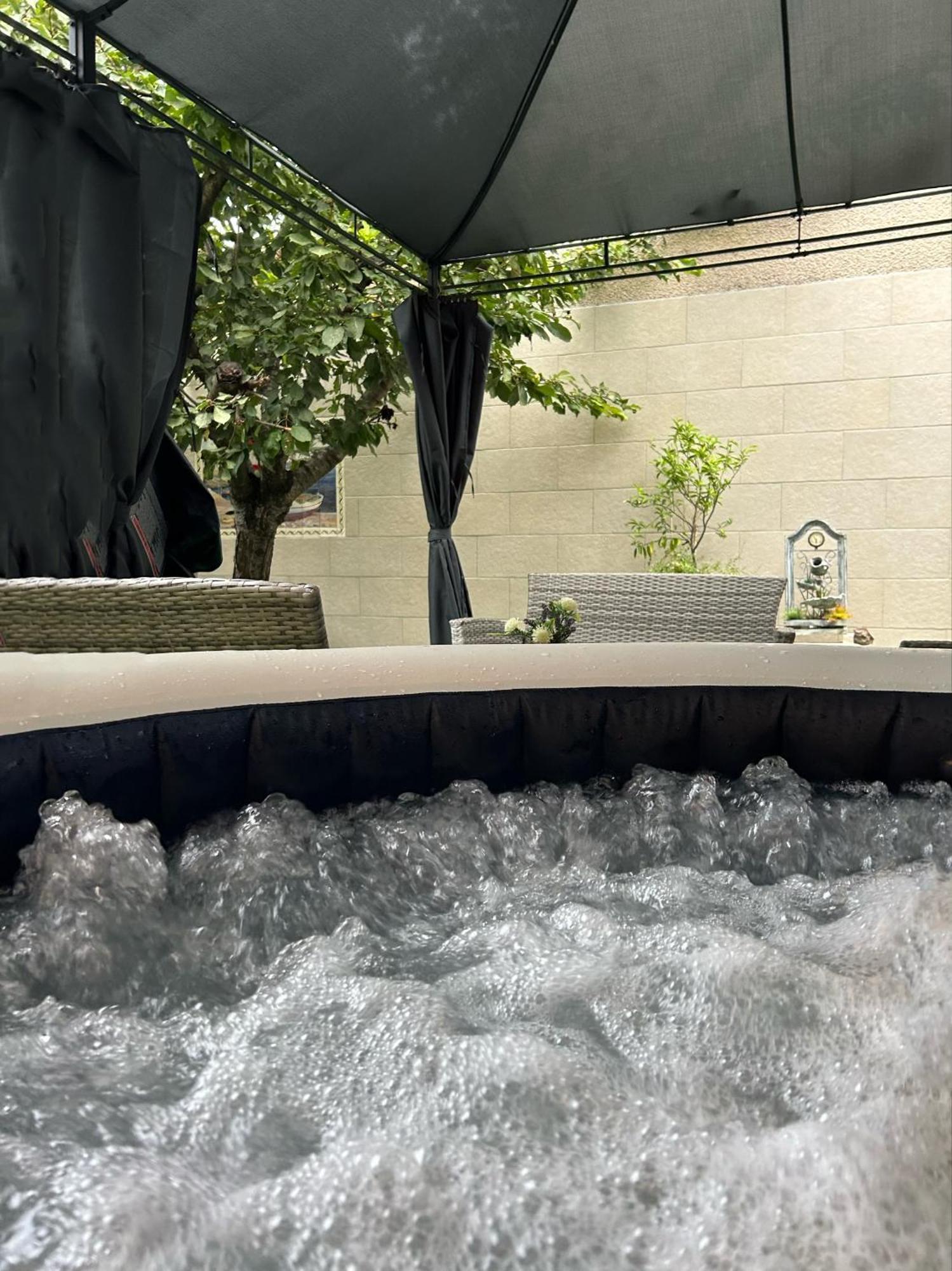 Jacuzzi A L'abri Des Vents Holiday home